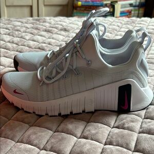 Nike Women's White and Pink Sneakers